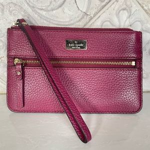Kate Spade - Flat Pebbled Leather Zip Front Wristlet - Merlot